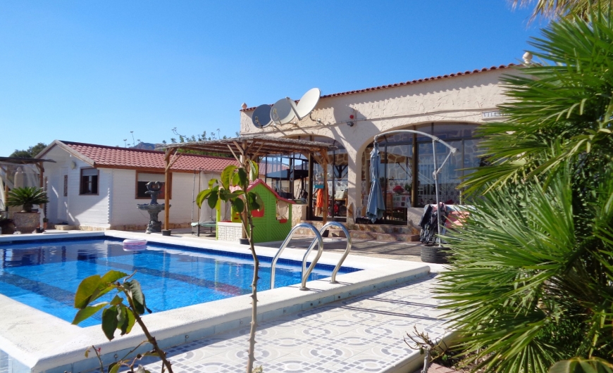 Sale - Villa - Albatera