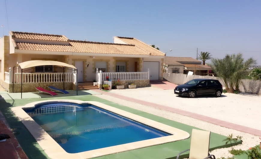 Sale - Villa - Urbanization La Marina - El Oasis