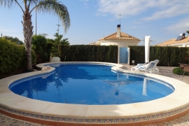 Sale - Villa - Urbanization La Marina - El Oasis