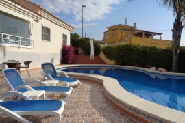 Sale - Villa - Urbanization La Marina - El Oasis