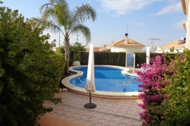 Sale - Villa - Urbanization La Marina - El Oasis